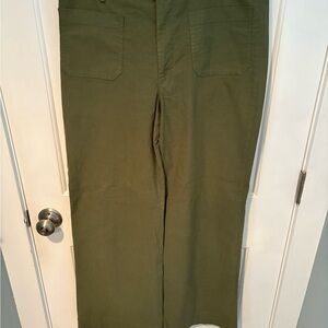 J. Crew Women’s Patch Pocket Wide Leg Green Cargo Pants Size 30